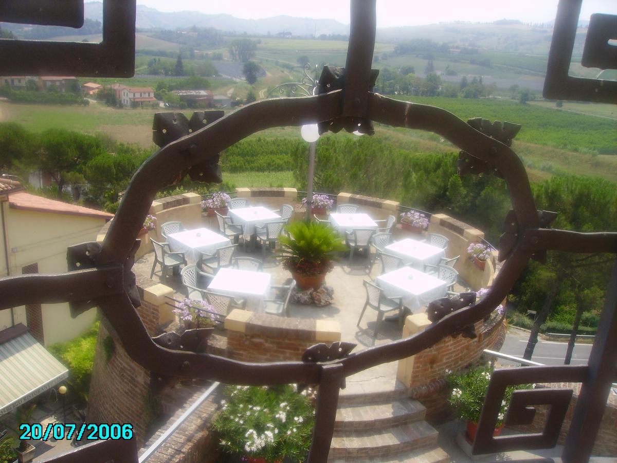 Hotel Antico Borgo Riolo Terme Exterior photo
